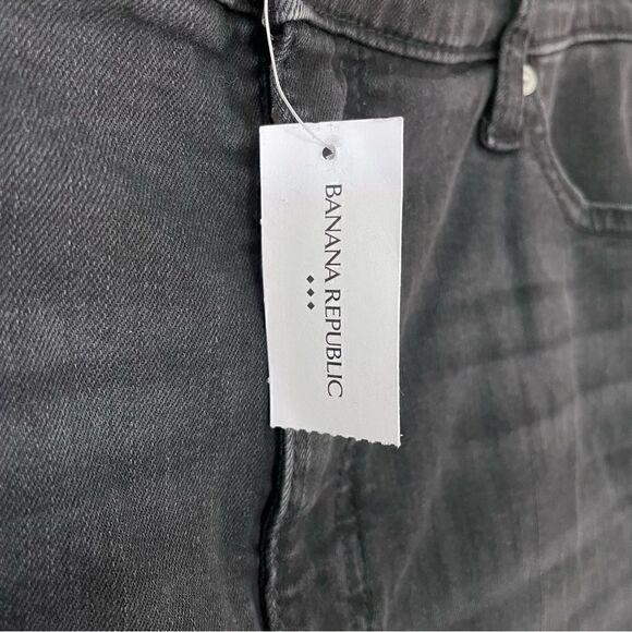 SOLD NOT AVAILABLE!! BANANA REPUBLIC High-Rise Bootcut Jean, Black, Size 18 - Picture 5 of 10